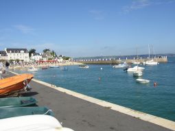 Avel mor - Locquirec - Le port (The Harbour) seen from the hold boats